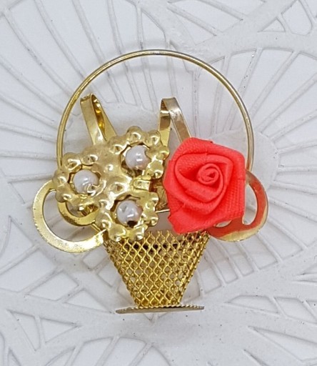 Zdjęcie oferty: Złoty koszyczek różyczka kwiatki złota broszka