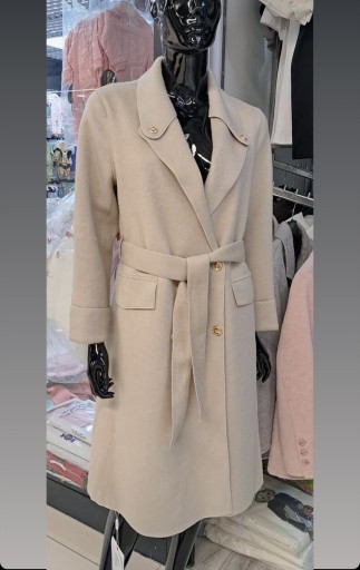 Zdjęcie oferty: Płaszcz beżowy dwurzędowy