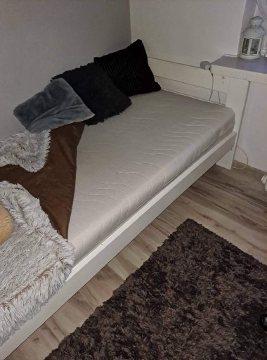 Zdjęcie oferty: Łóżko drewniane białe 