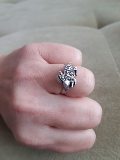 Zdjęcie oferty: pierścionek markazyty króliczek srebro 925 wiel 12