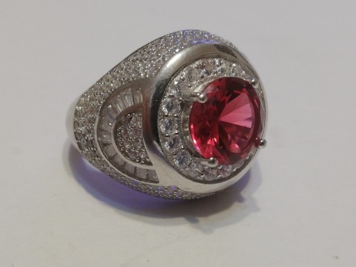 Zdjęcie oferty: Rubiowy pierścień sygnet srebro rodowane 
