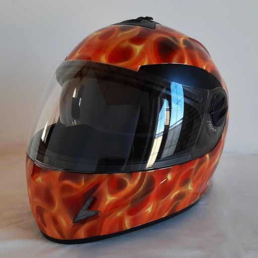 Zdjęcie oferty: Kask motocyklowy aerograf płomienie r L (59-60 cm)