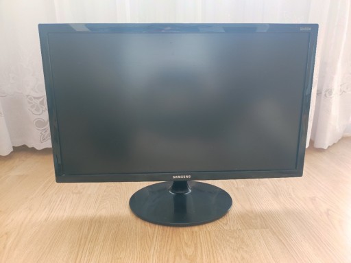 Zdjęcie oferty: Monitor Samsung S24D330 24 " 1920 x 1080 sprawny