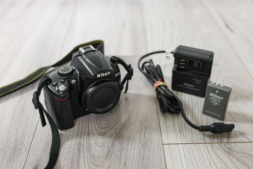 Zdjęcie oferty: Lustrzanka Nikon D5000 body (Wyprzedaż garażowa)