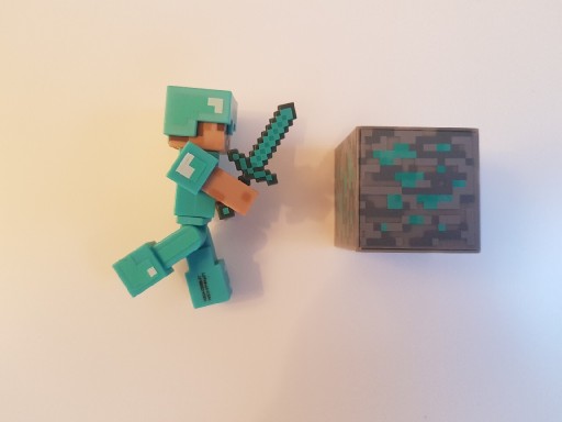 Zdjęcie oferty: Figurka Minecraft plus sześcian