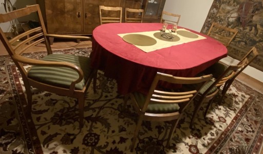 Zdjęcie oferty: Drewniany, rozkładany stół z 6 krzesłami i 2 fotel