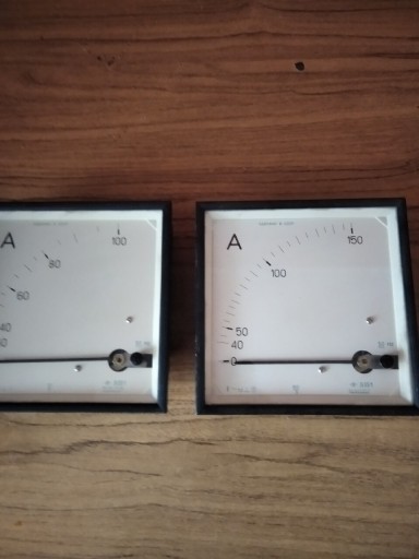 Zdjęcie oferty: Dwa mierniki tablicowe 100A i 150A.