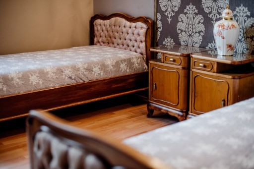 Zdjęcie oferty: Łóżka sypialniane, szafki nocne Biedermeier 