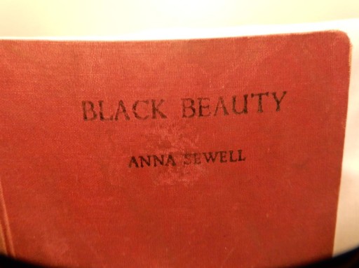 Zdjęcie oferty: BLACK BEAUTY – Anna  Sewell 1948 język angielski