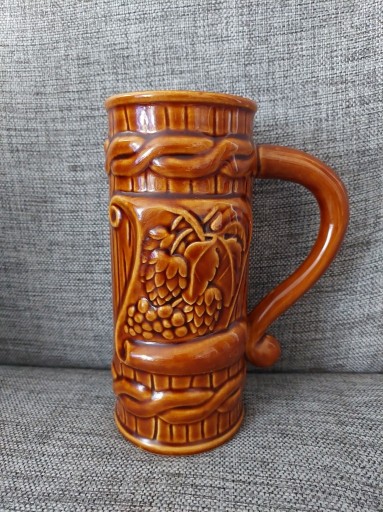 Zdjęcie oferty: RUSTYKALNY CERAMICZNY KUBEK Z WINOGRONAMI – BRĄZOWY, UNIKATOWY DESIGN