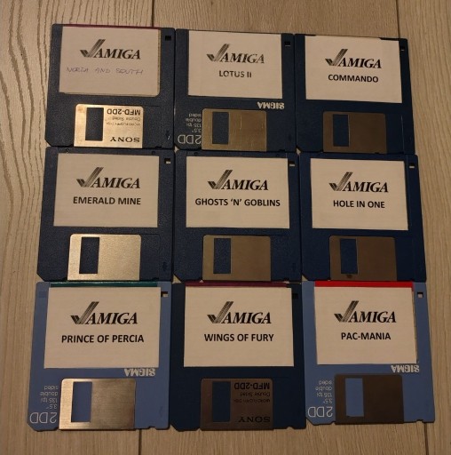 Zdjęcie oferty: Prawdziwe sprawne dyskietki DD Amiga (9 dyskietek)