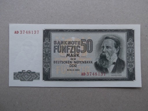 Zdjęcie oferty: Niemcy NRD 50 marek 1964  ser.AD  UNC 