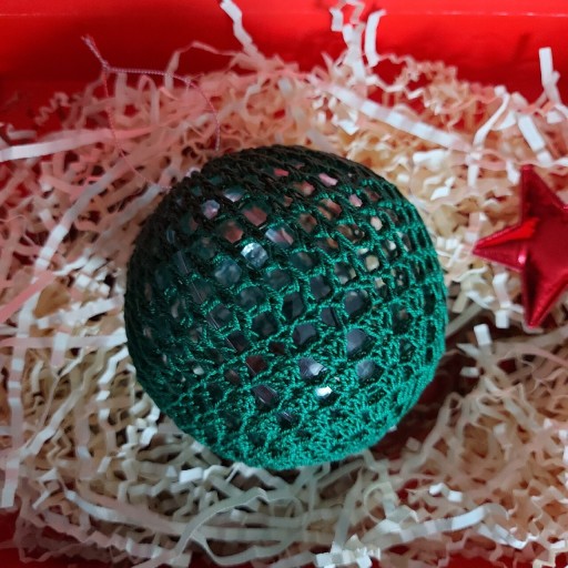 Zdjęcie oferty: Zielona bombka szydełkowa na choinkę