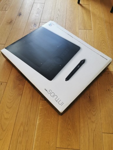 Zdjęcie oferty: Tablet graficzny Wacom Intuos PRO