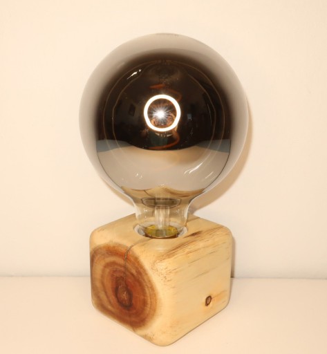 Zdjęcie oferty: Biurkowa lampka z drewna mango rękodzieło