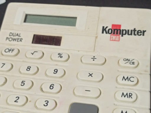 Zdjęcie oferty: Kalkulator z lat 90  komputer świat 