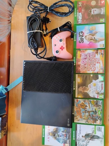 Zdjęcie oferty: Xbox one 500gb okablowanie, pad, 7 gier  , hdmi 