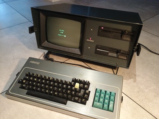 Zdjęcie oferty: Kaypro 4 z 1984 roku, rzadki komputer przenośny