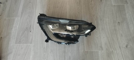 Zdjęcie oferty: Lampa przód prawy Renault Megane IV