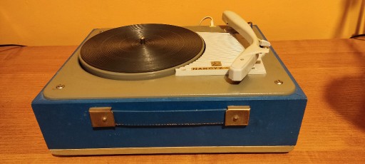 Zdjęcie oferty: Gramofon elektryczny Narcyz G-260 z 1970 roku