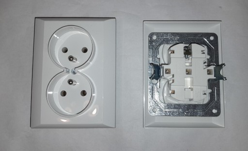 Zdjęcie oferty: Gniazdo podwójne monoblok Hager-Polo Optima białe - nowe 