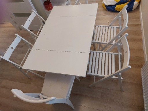 Zdjęcie oferty: Stół rozkładany z krzesłami 