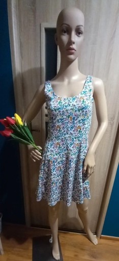 Zdjęcie oferty: Sukienka w kwiatki na ramiączkach H&M 38
