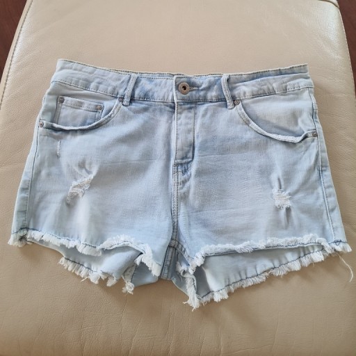 Zdjęcie oferty: spodenki szorty jeansowe Cropp 40/L przecierane