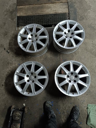 Zdjęcie oferty: Felgi Audi 17 cal 7.5 5x112 et45