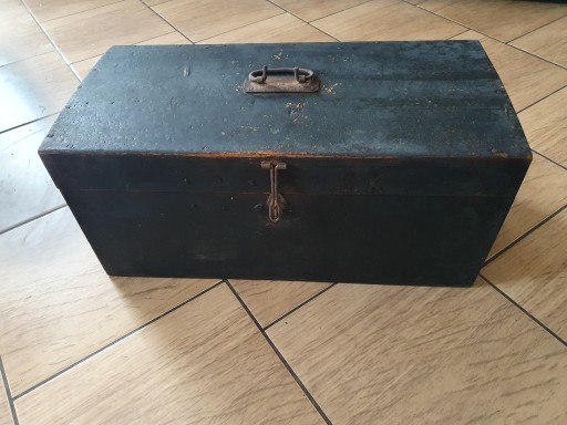 Zdjęcie oferty: Skrzynia drewniana zabytkowy kufer PRL