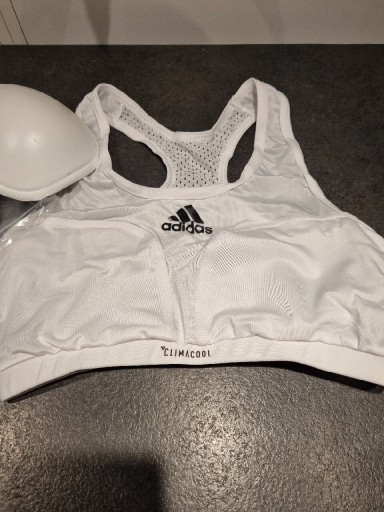 Zdjęcie oferty: Ochraniacz biustu Adidas biustonosz protector