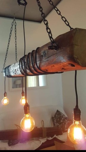 Zdjęcie oferty: Lampa z drewna , 100 letnia krokiew