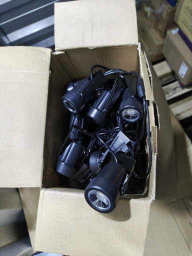 Zdjęcie oferty: 10 halogenów ledowych 32m