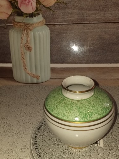 Zdjęcie oferty: Chiński wazonik porcelanowy