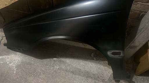 Zdjęcie oferty: Części blacharskie do Toyoty Avensis T-22 kombi