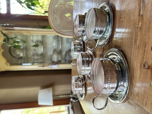 Zdjęcie oferty: Koszyczki metalowe do szklanek srebrne z podstawką