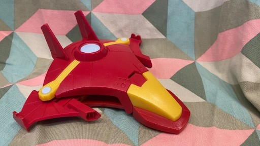 Zdjęcie oferty: Kinder Niespodzianka Iron Man Statek Marvel