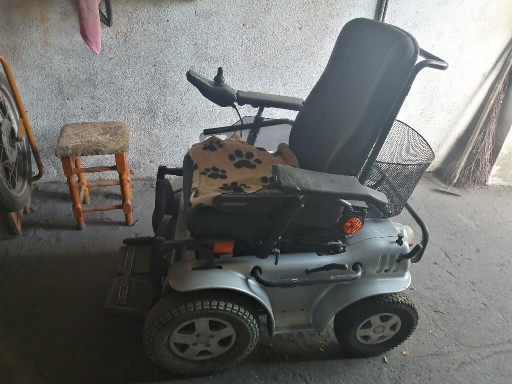Zdjęcie oferty: Wózek inwalidzki elektryczny invacare g50 