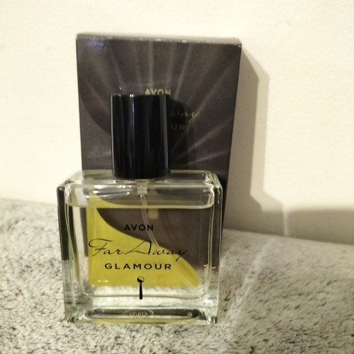 Zdjęcie oferty: Perfumy For Away Glamur Avon 30ml