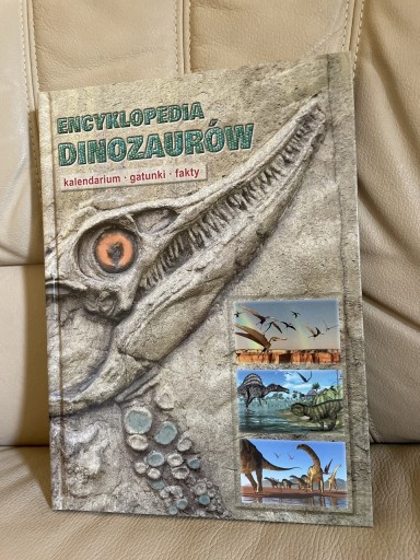 Zdjęcie oferty: Encyklopedia dinozaurów Kalendarium gatunki faktyl