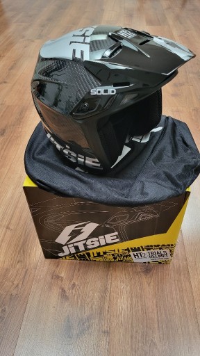 Zdjęcie oferty: Kask motocyklowy JITSIE HT2 SOLID CARBON rozm. M