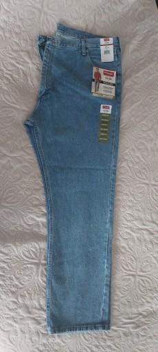 Zdjęcie oferty: Spodnie jeansowe wrangler 42x32 nowe W42L32