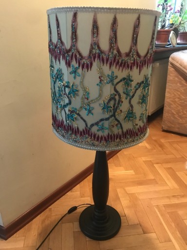Zdjęcie oferty: lampa stojąca z pięknym egzotycznym kloszem