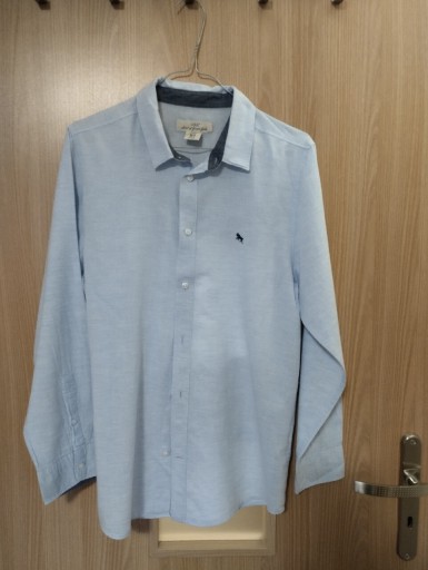 Zdjęcie oferty: Koszula młodzieżowa jasnoniebieską 170cm