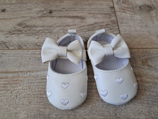 Zdjęcie oferty: Buty niemowlęce/ chrzest - wiek 6-12 m-cy