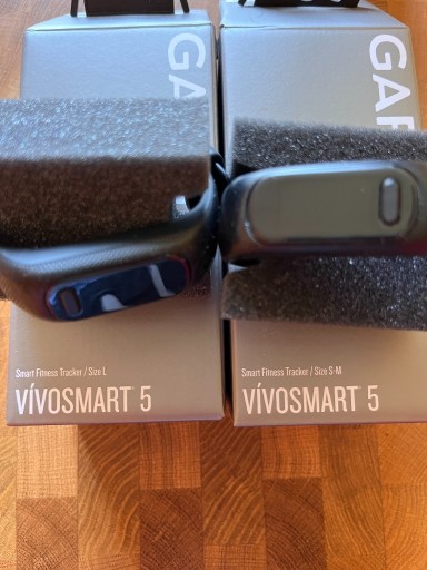 Zdjęcie oferty: SMARTBAND GARMIN VIVOSMART 5 CZARNY S-M GWARANCJA