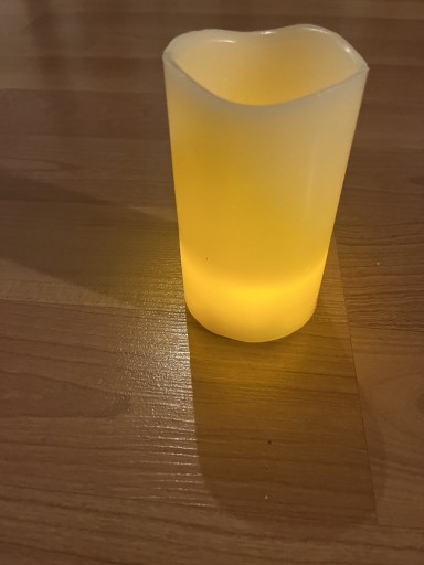 Zdjęcie oferty: lampka w kształcie świecy
