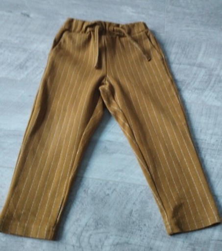 Zdjęcie oferty: Spodnie chłopięce rozmiar 92