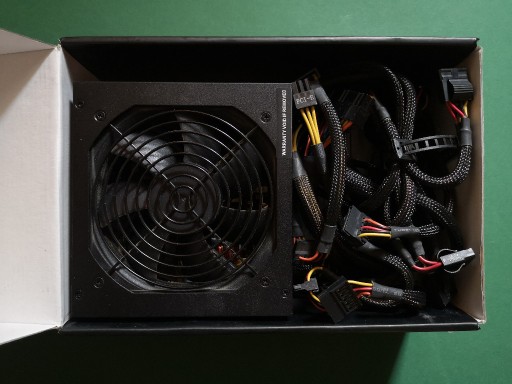 Zdjęcie oferty: Zasilacz ATX Corsair 400W bardzo dobry stan