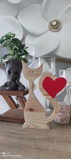 Zdjęcie oferty: Kot z drewna, figurka, serce walentynki 